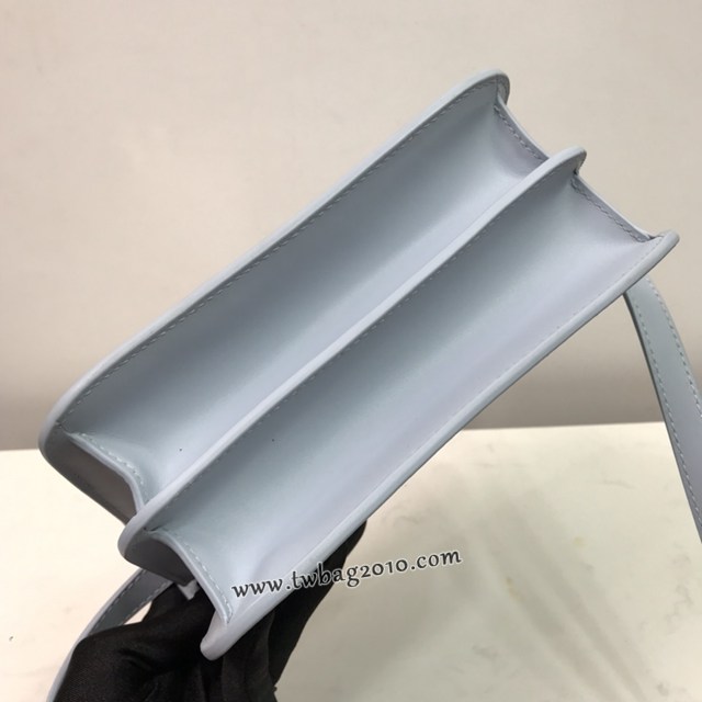 Burberry專門店新款小號TB專屬標識皮革鎖扣包 巴寶莉經典爆款皮革單肩斜背女包 yxb1373
